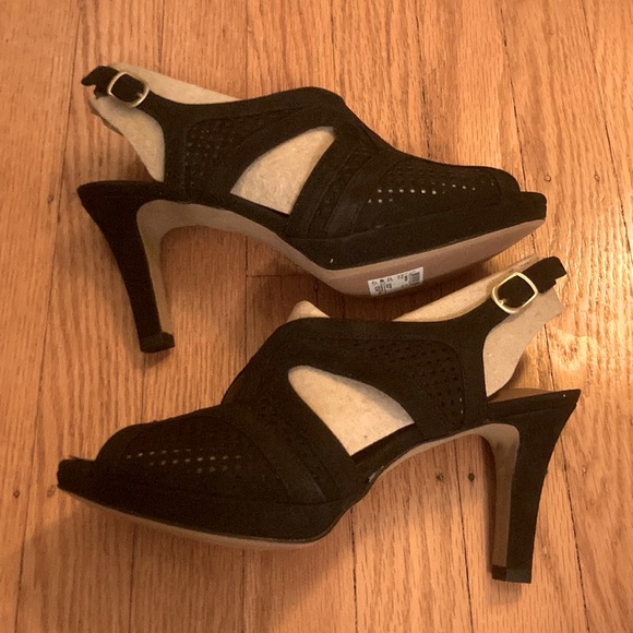 Brand new Black suede platform heels!  Sz 7.5 - Picture 1 of 4